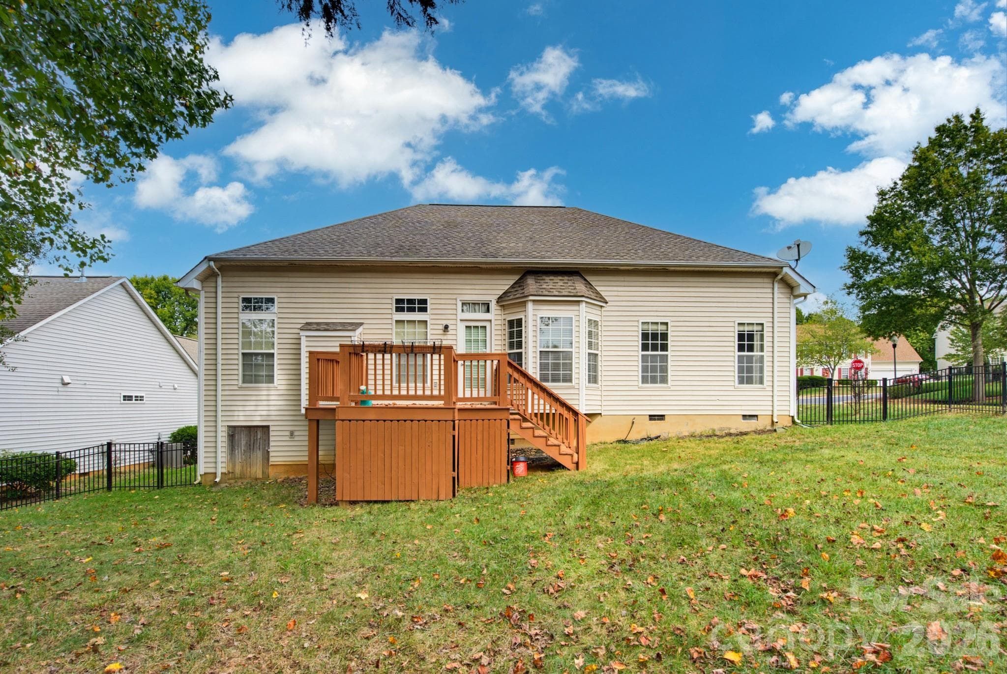 Single Family Residence at 13330 Edgetree Drive, Pineville, photo 37 of 44