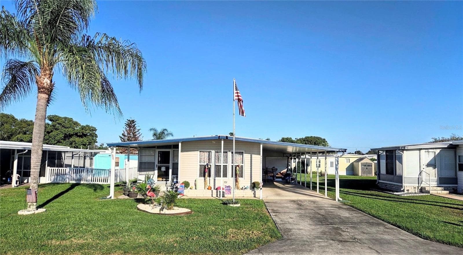 Manufactured Home at 5402 MOHAWK ST, ZEPHYRHILLS, photo 2 of 41