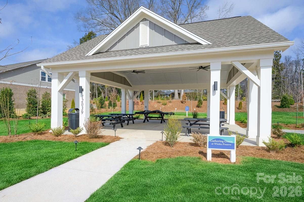 Single Family Residence at 14029 Marlin Lane, Mint Hill, photo 2 of 4
