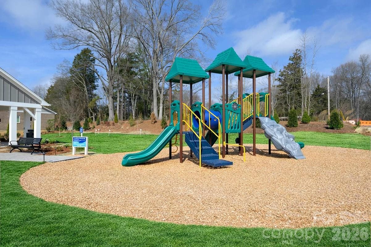 Single Family Residence at 14029 Marlin Lane, Mint Hill, photo 3 of 4