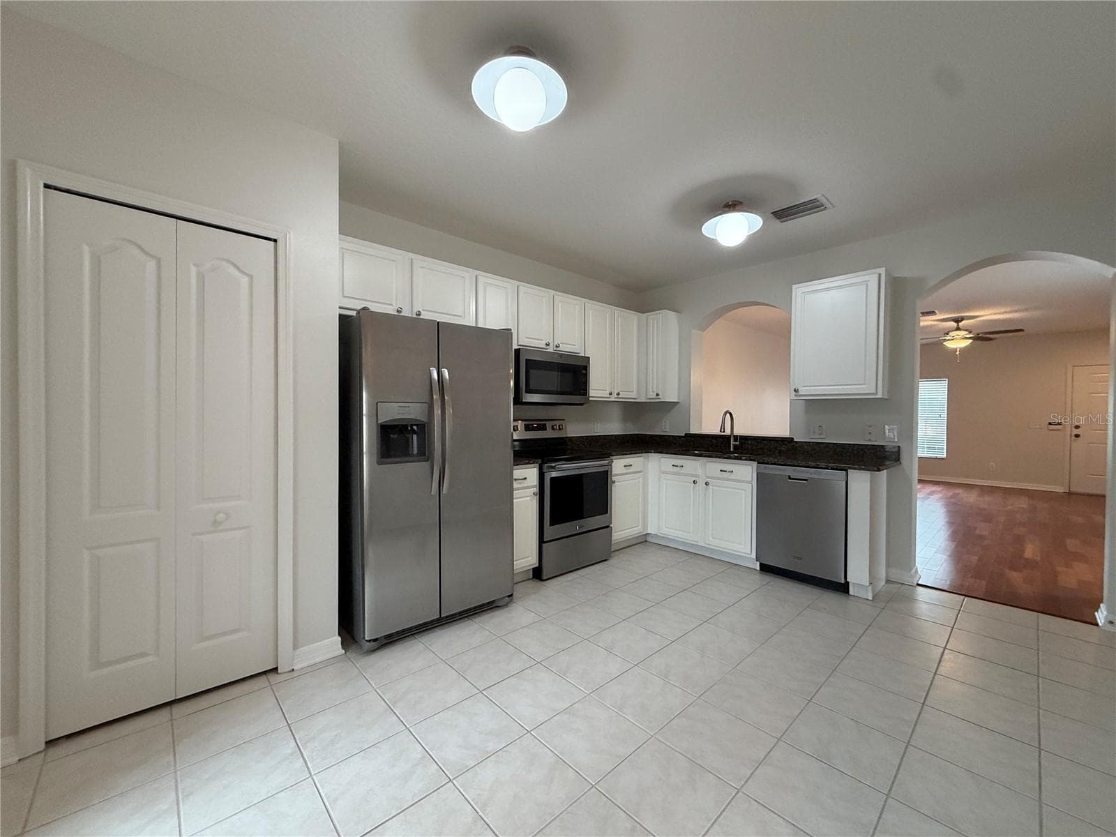 Townhouse at 16315 SWAN VIEW CIR, ODESSA, photo 2 of 18