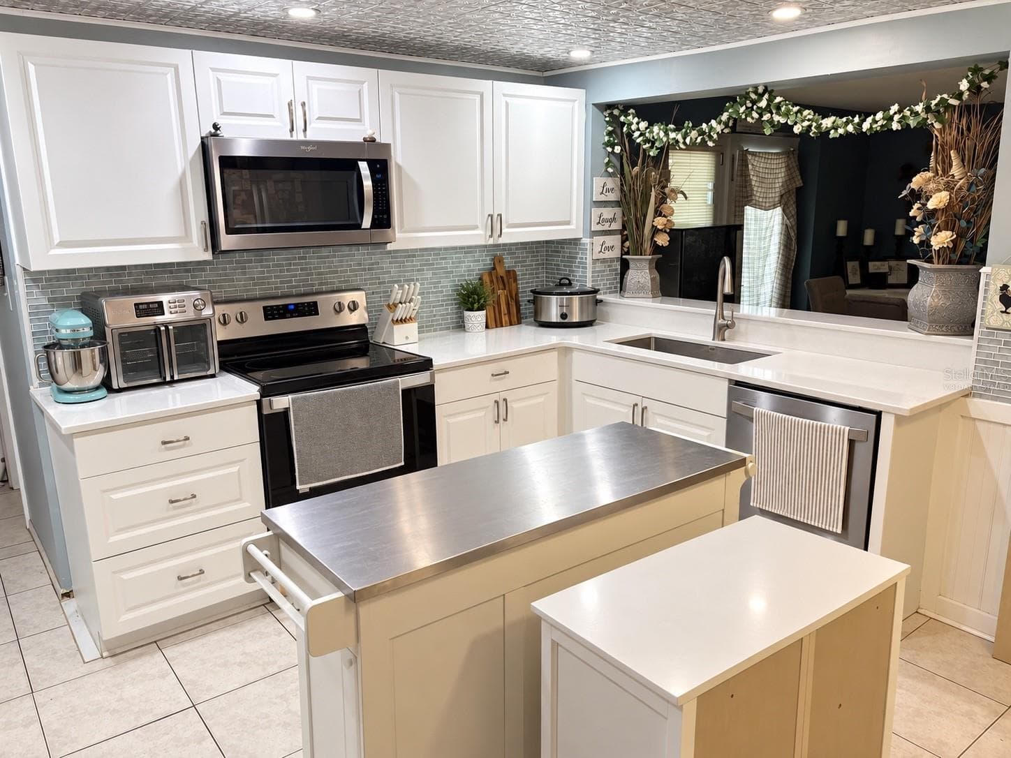 Virtually staged - 9416 PALM AVE, PORT RICHEY