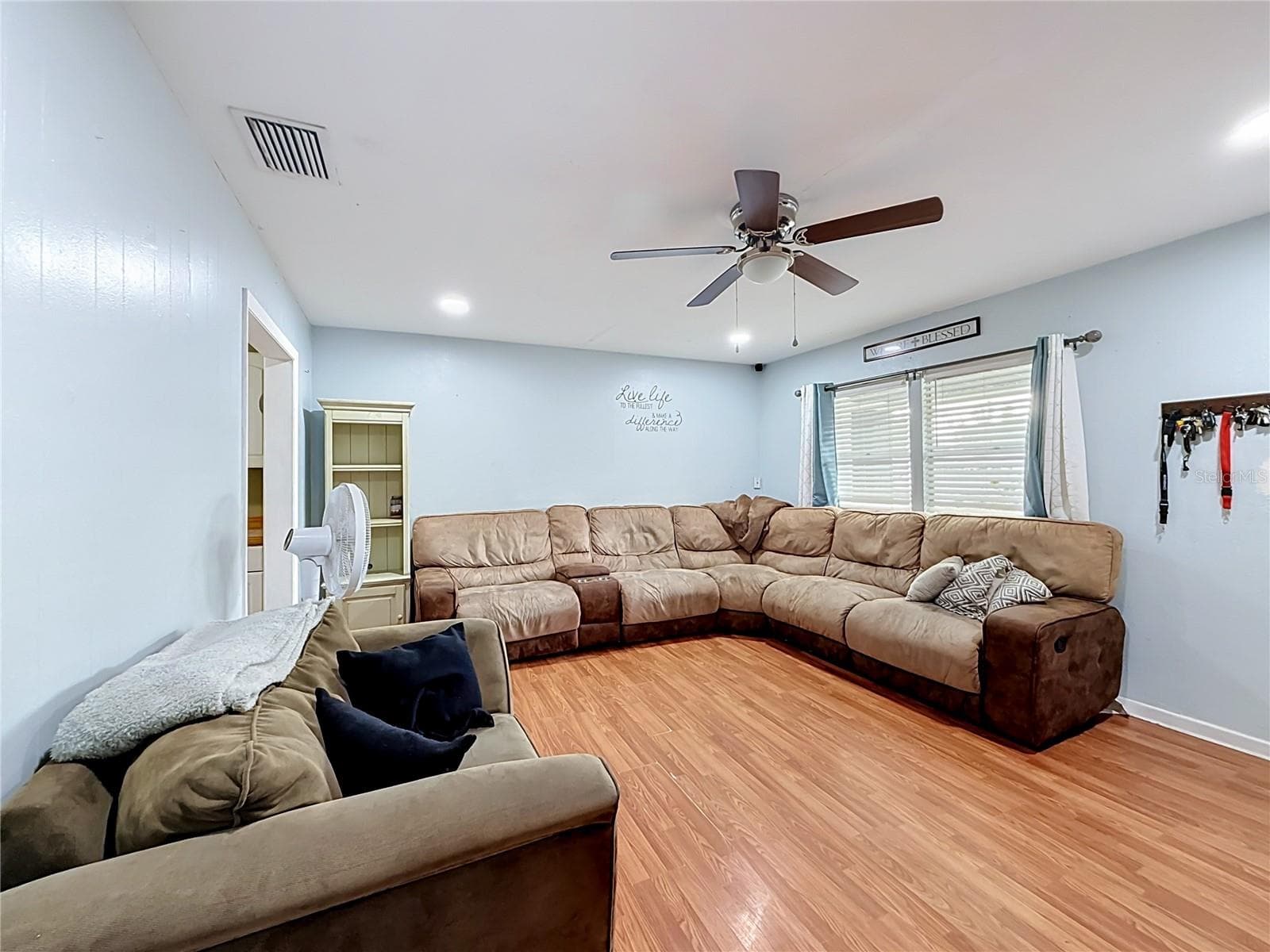 Living room - 32848 COUNTY ROAD 473, LEESBURG