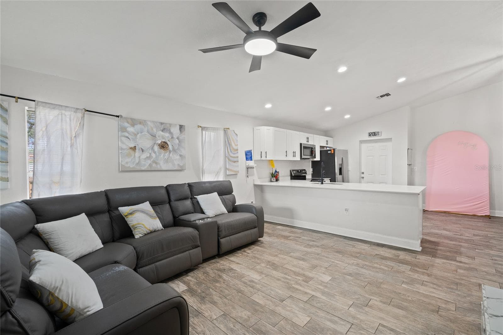 Single Family Residence at 4453 CONLEY ST, ORLANDO, photo 9 of 18