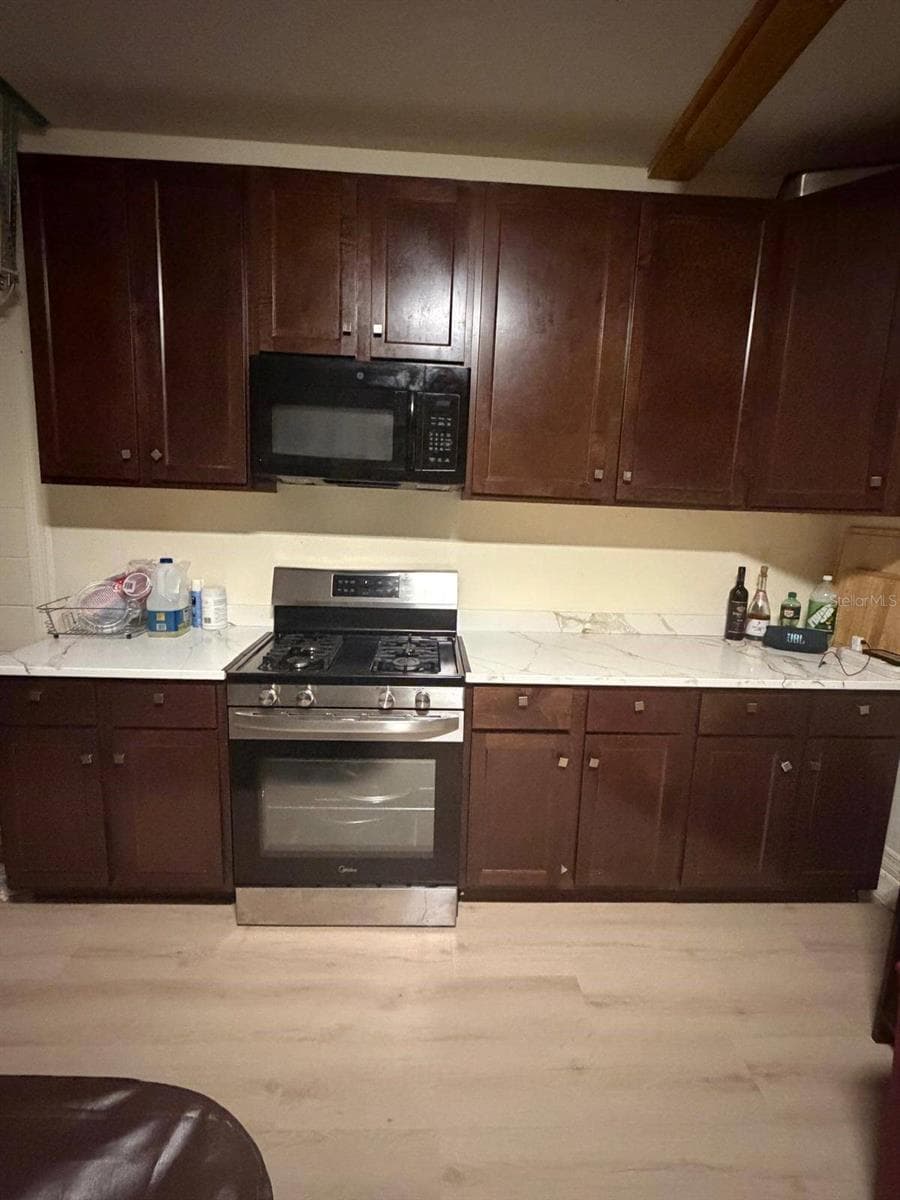 garage kitchen - 15549 GEMINI DR, MASCOTTE