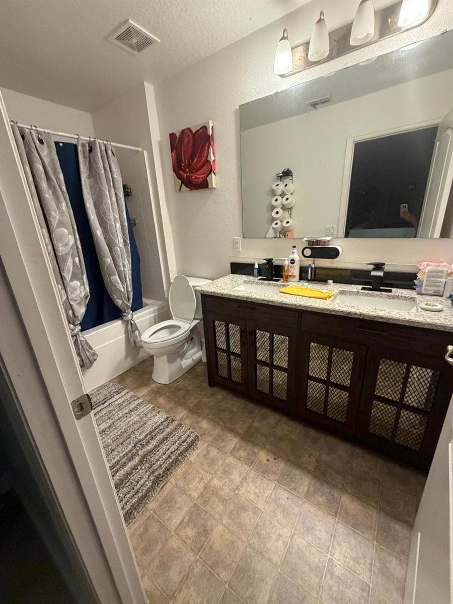 Upstairs bathroom - 15549 GEMINI DR, MASCOTTE