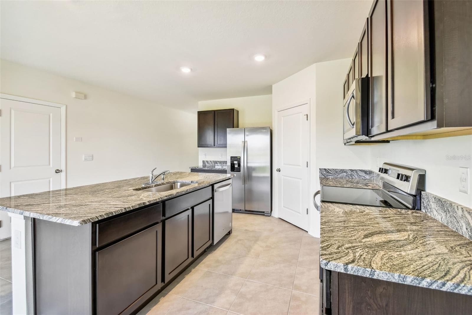 Single Family Residence at 2774 COMMON FIG RUN, WESLEY CHAPEL, photo 6 of 52