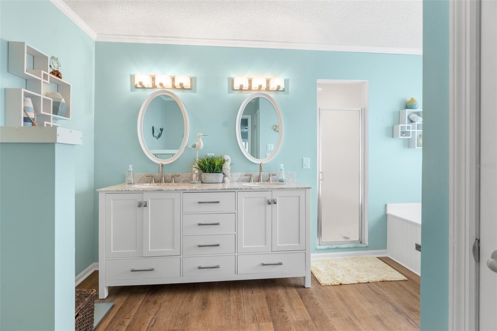 Owner's Suite Bathroom. Located on second story. - 6029 BAYWAY CT, NEW PORT RICHEY