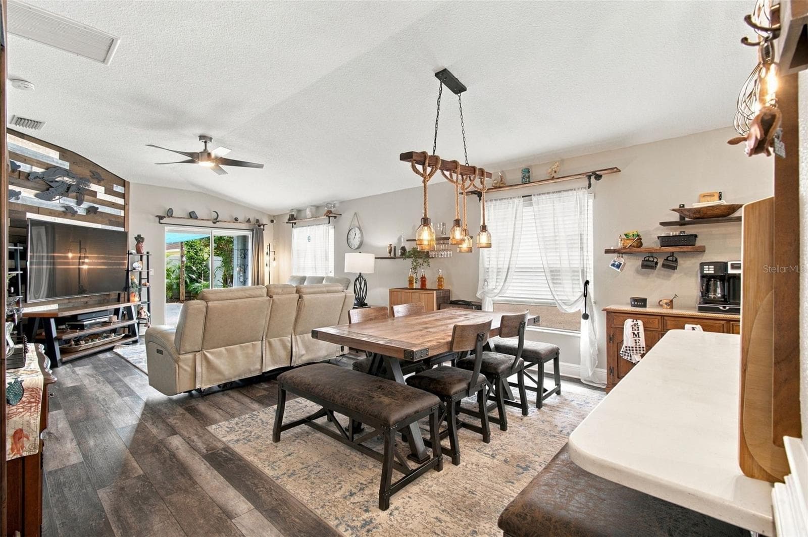 Single Family Residence at 15412 QUAIL WOODS PL, RUSKIN, photo 12 of 60