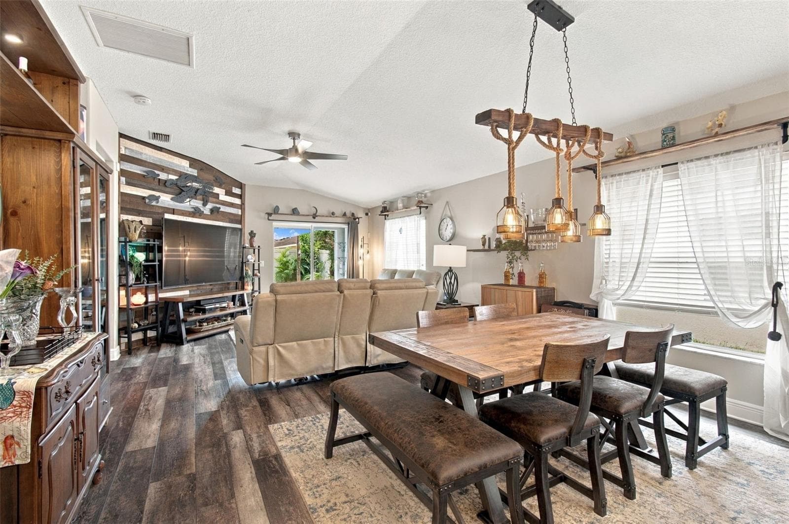 Single Family Residence at 15412 QUAIL WOODS PL, RUSKIN, photo 13 of 60