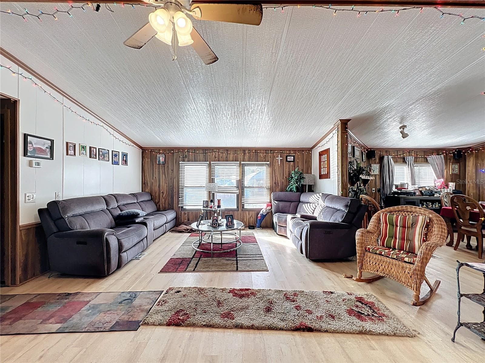 Manufactured Home at 45797 OHIO ST, PAISLEY, photo 8 of 28