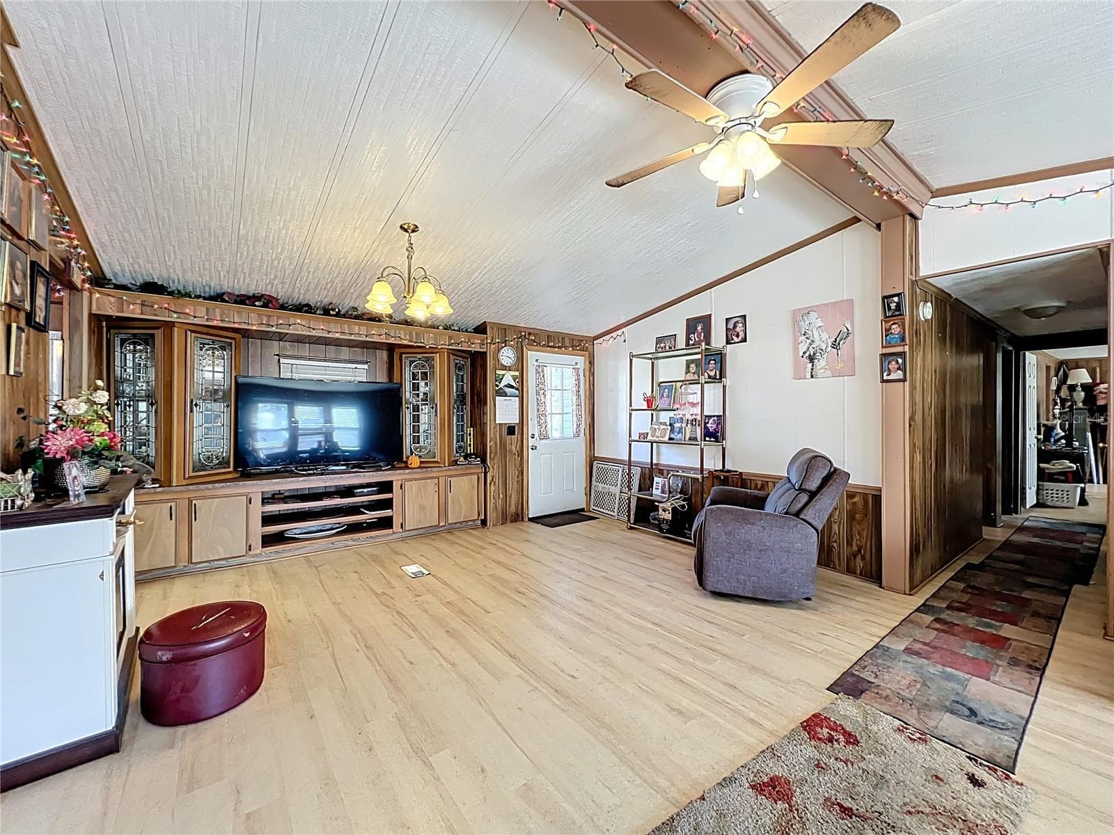 Manufactured Home at 45797 OHIO ST, PAISLEY, photo 9 of 28