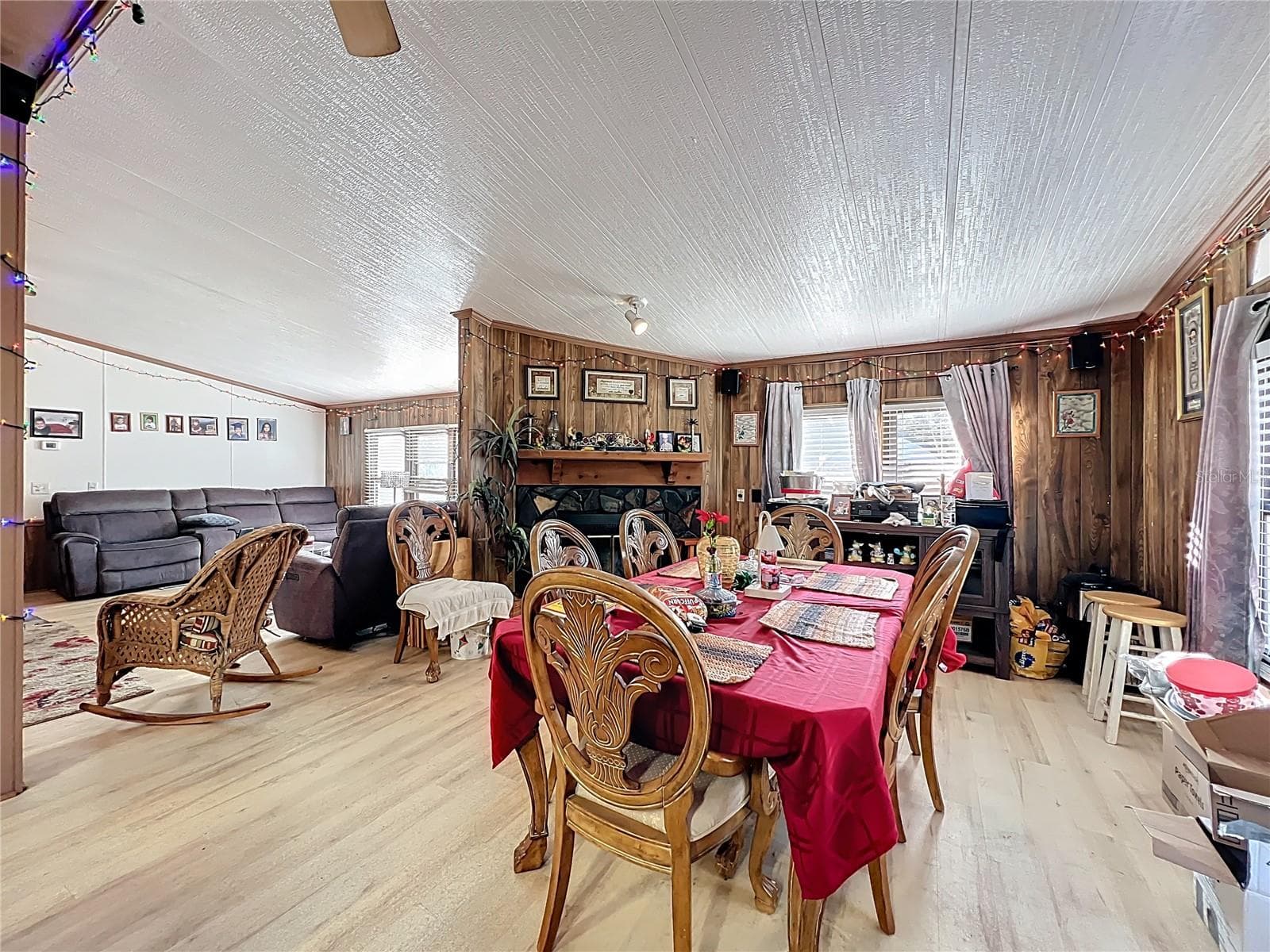 Manufactured Home at 45797 OHIO ST, PAISLEY, photo 14 of 28