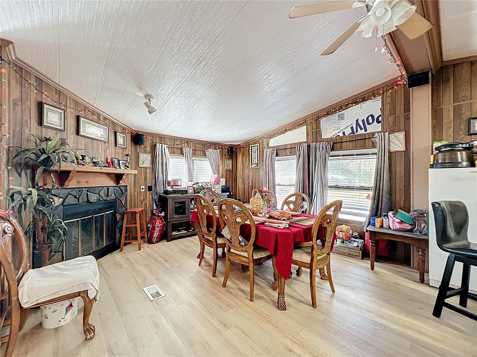 Manufactured Home at 45797 OHIO ST, PAISLEY, photo 15 of 28