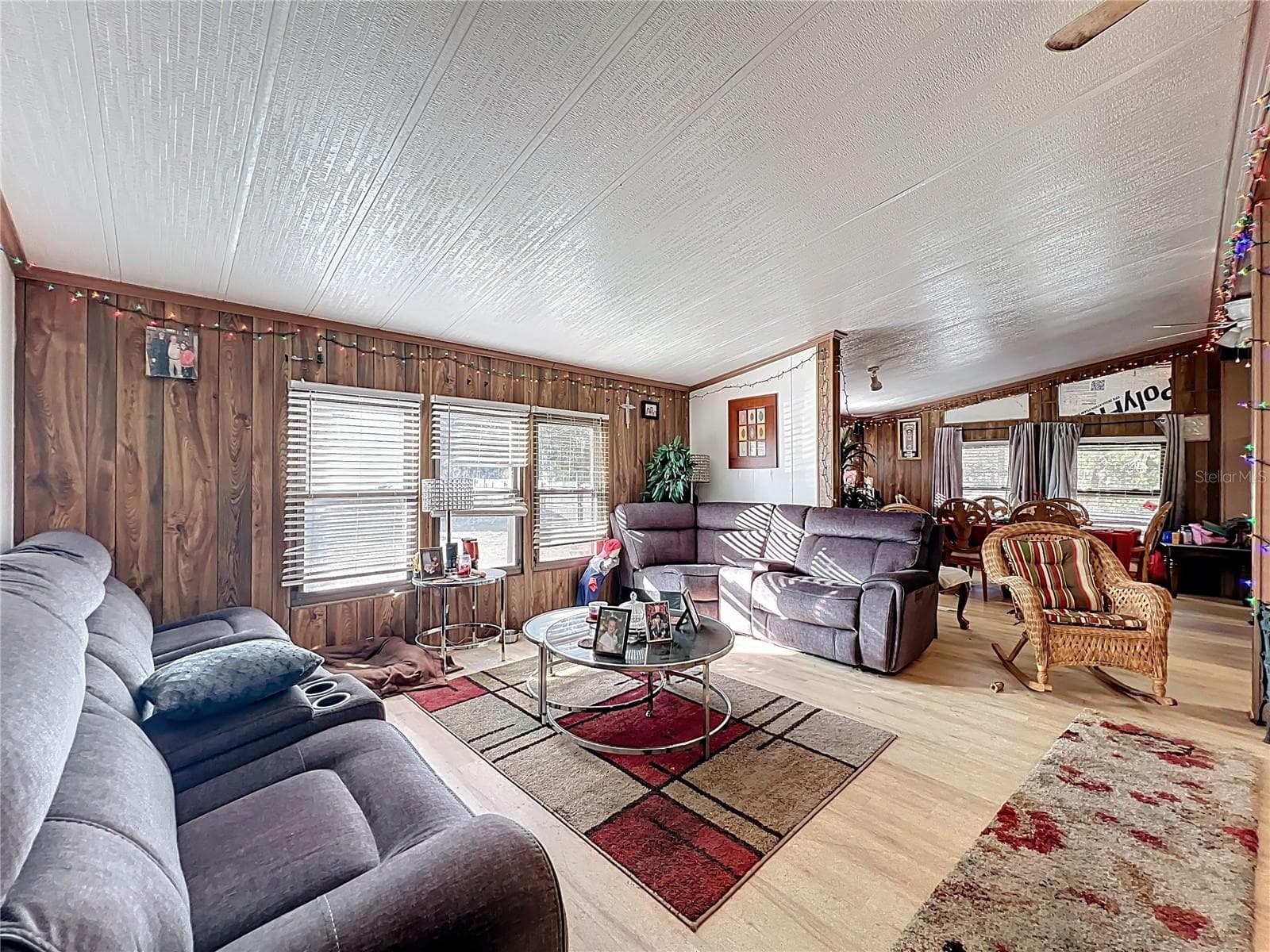 Manufactured Home at 45797 OHIO ST, PAISLEY, photo 16 of 28