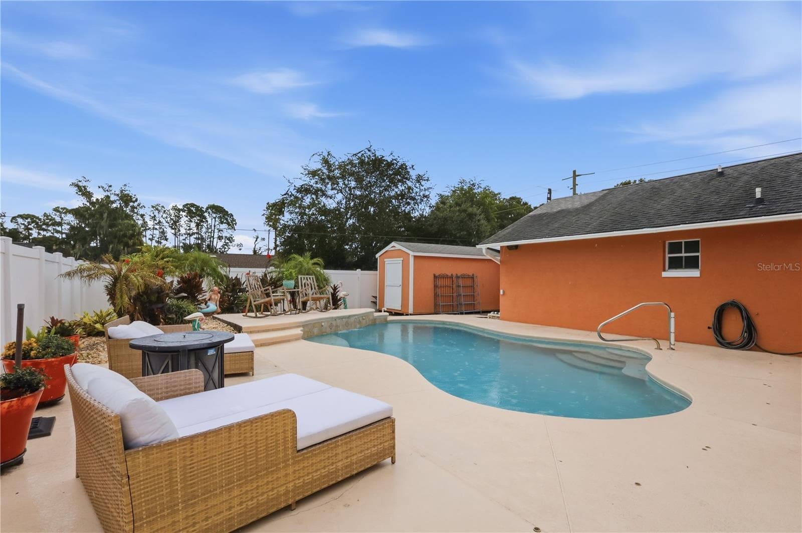Single Family Residence at EDGEWATER, photo 14 of 41