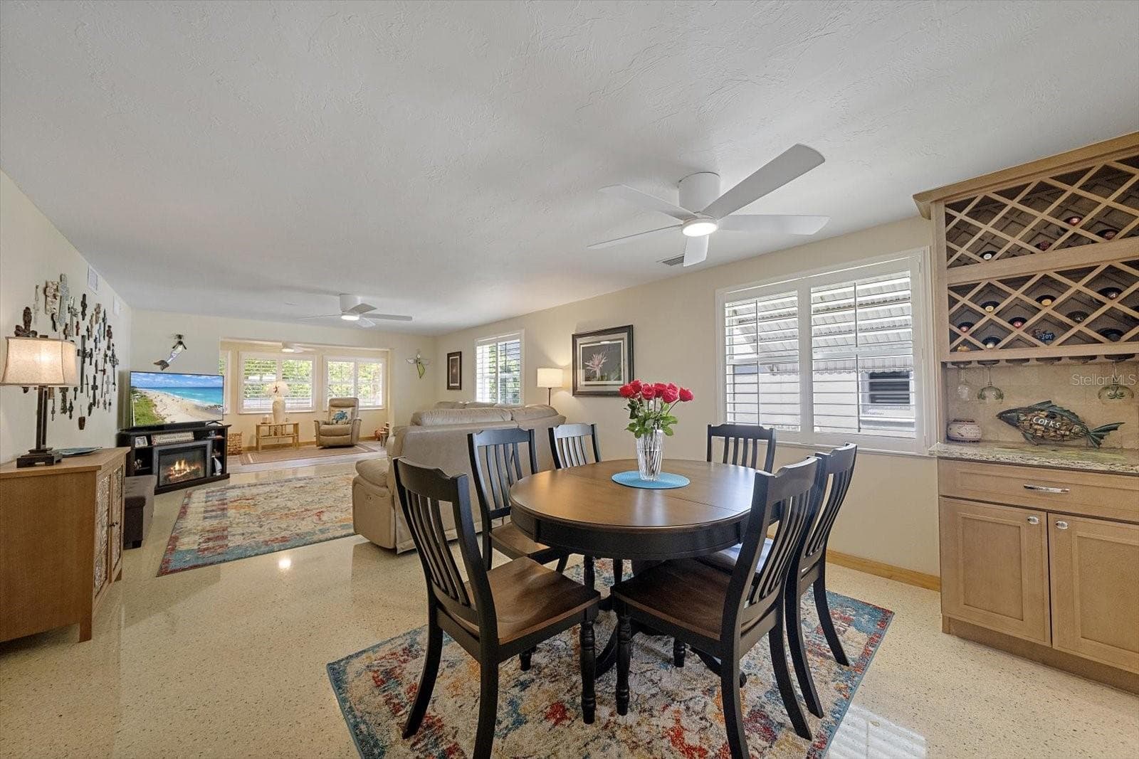 Dining area open to kitchen - 738 SPANISH DR S #98, LONGBOAT KEY