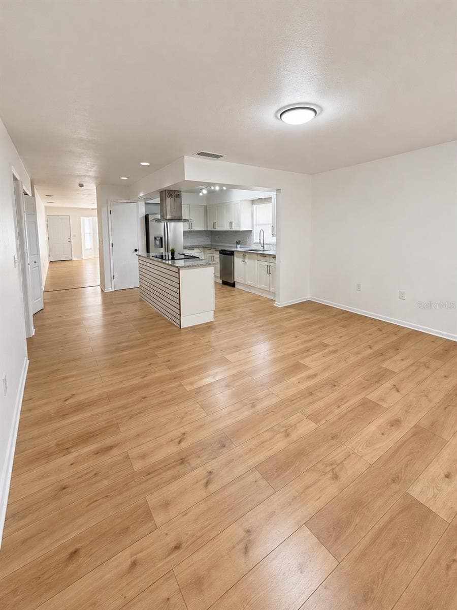 kitchen and dining or 2nd living room - 86 LAKE DAISY BLVD, WINTER HAVEN