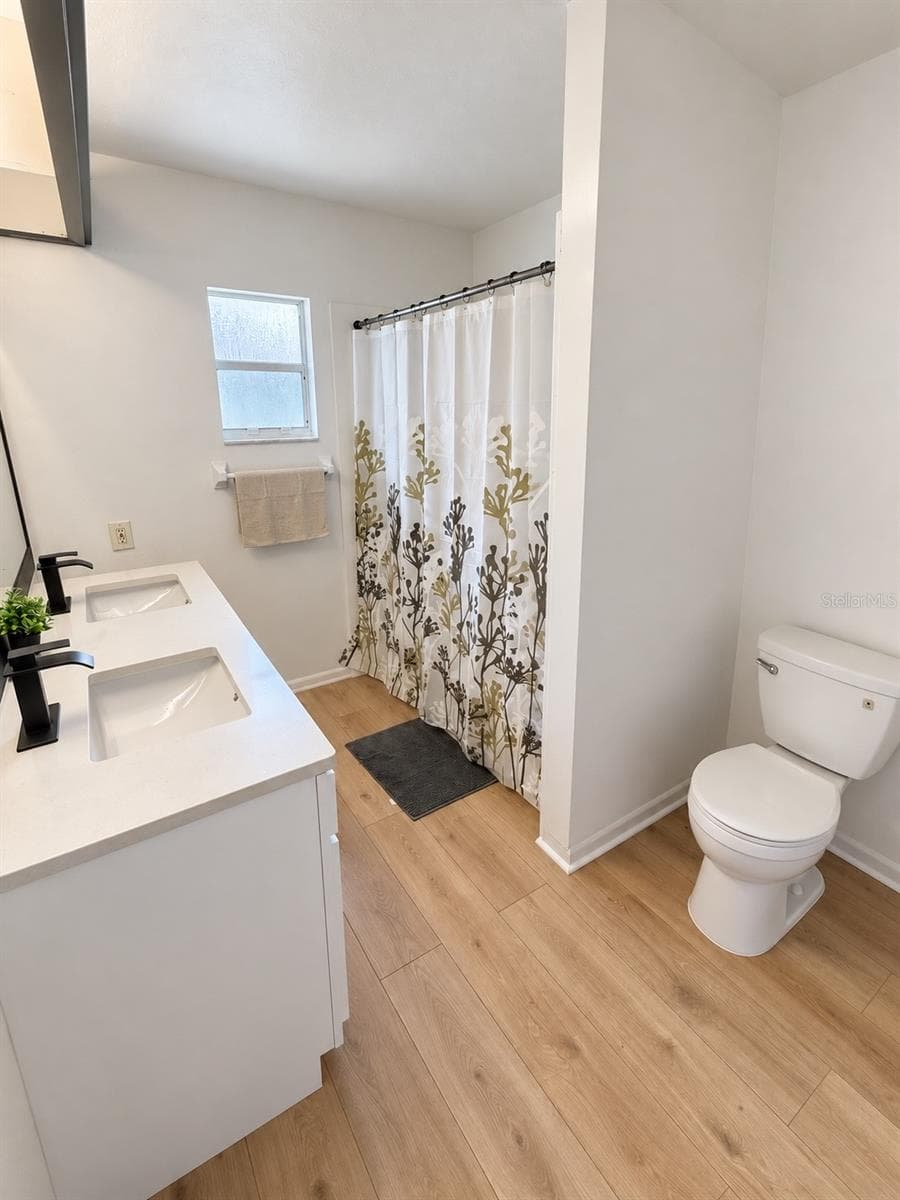 Master bath - 86 LAKE DAISY BLVD, WINTER HAVEN