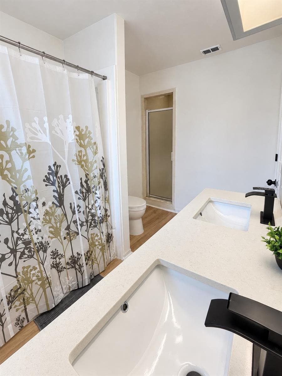 master bath - 86 LAKE DAISY BLVD, WINTER HAVEN