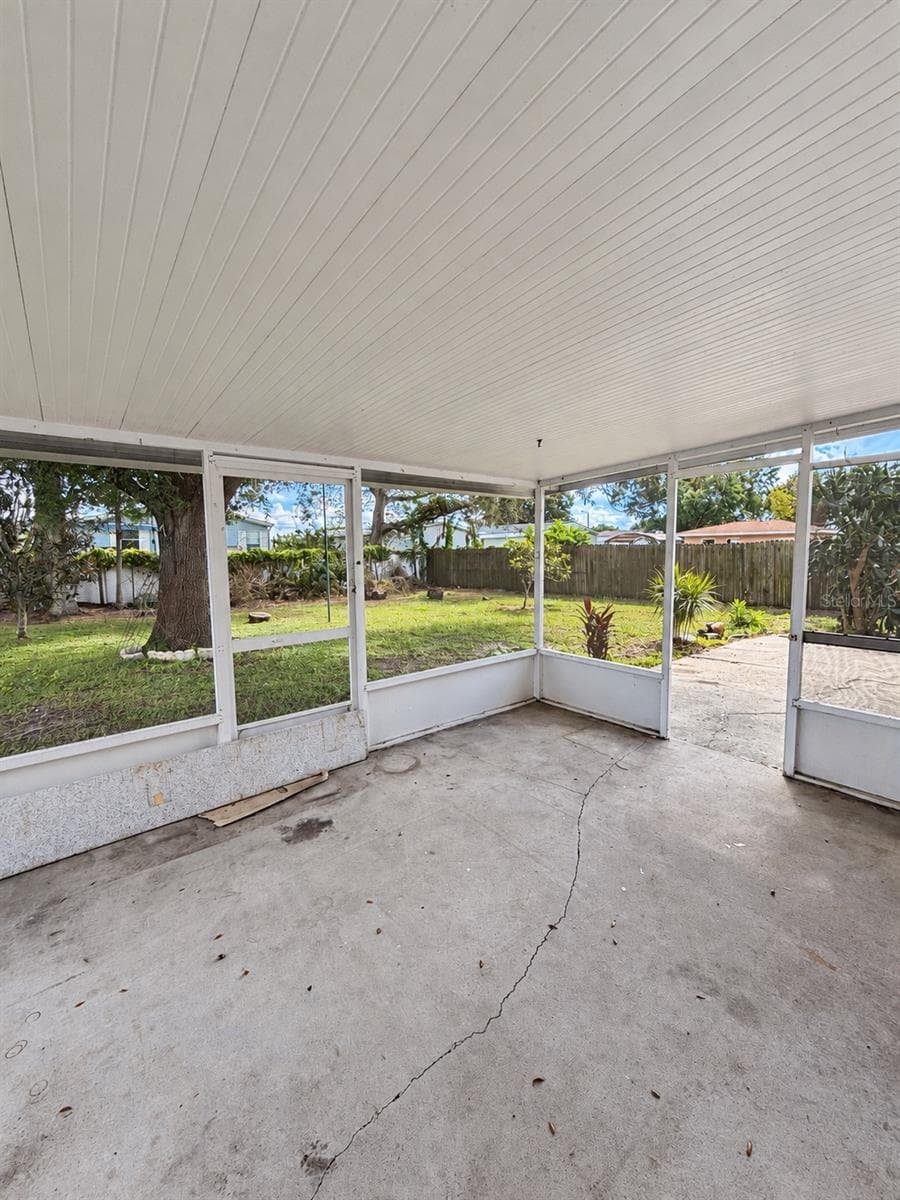 screened in porch - 86 LAKE DAISY BLVD, WINTER HAVEN