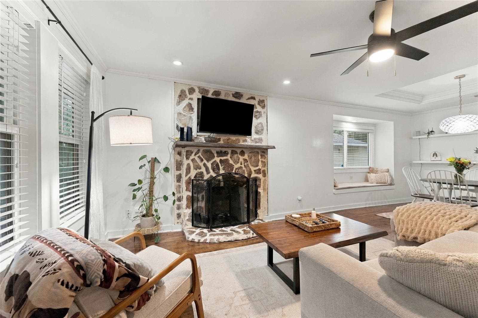 Single Family Residence at 412 E HAMILTON AVE, TAMPA, photo 6 of 44