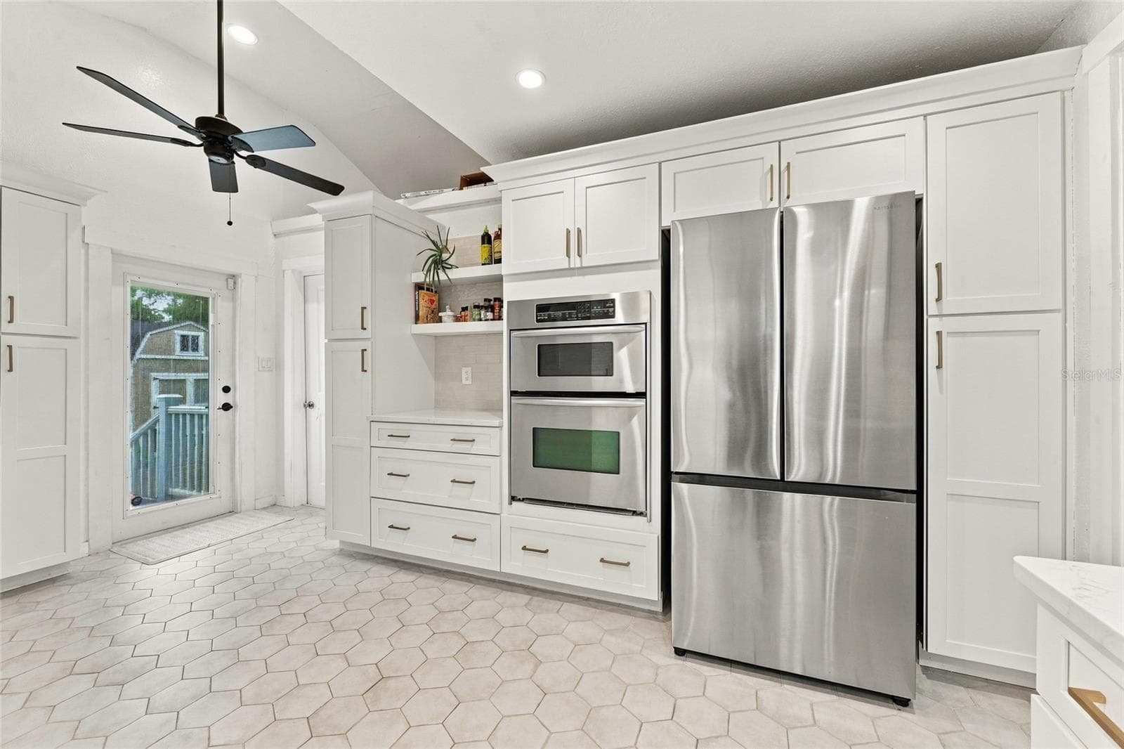 Single Family Residence at 412 E HAMILTON AVE, TAMPA, photo 16 of 44