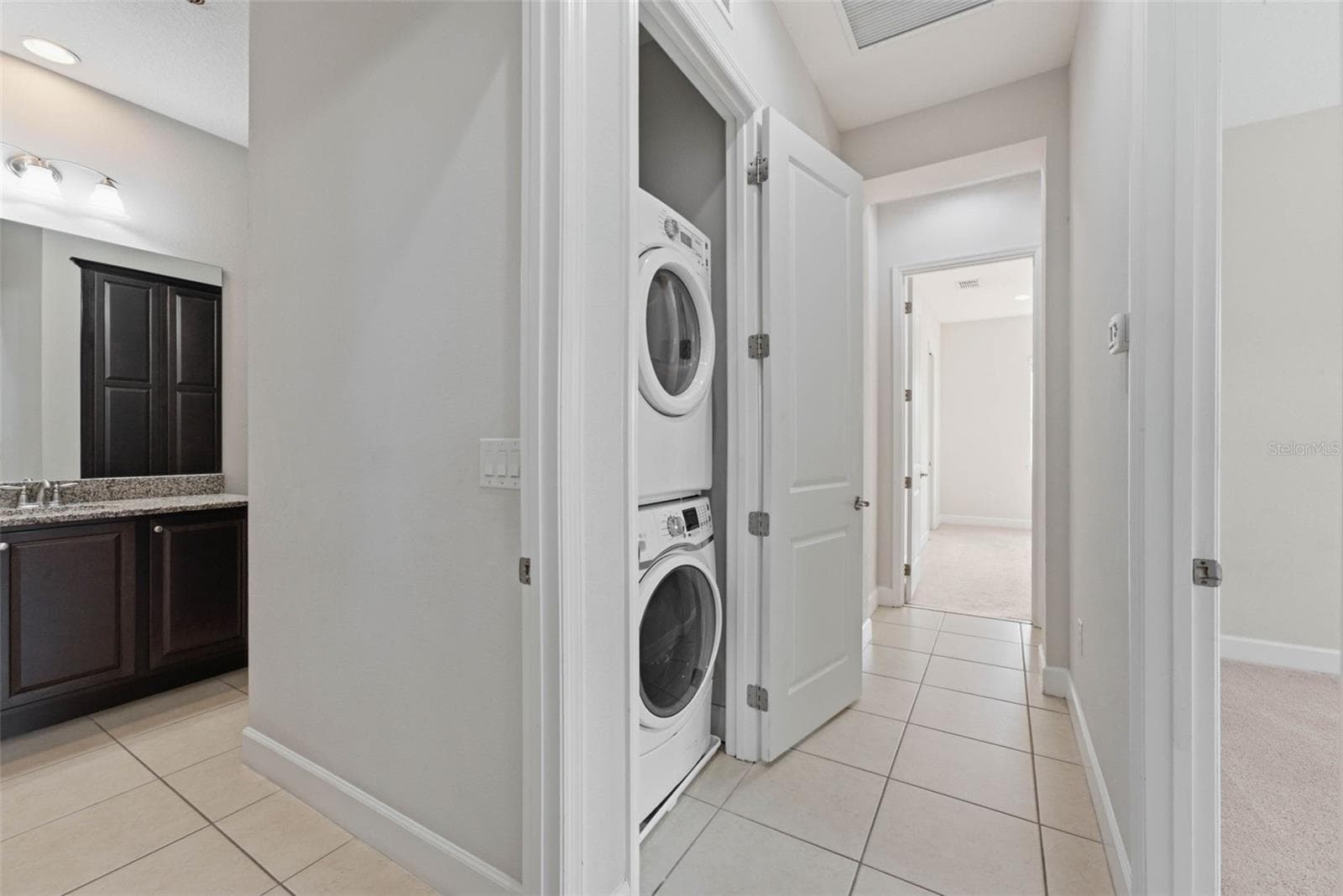 Townhouse at 9025 LAUREATE BLVD, ORLANDO, photo 7 of 15