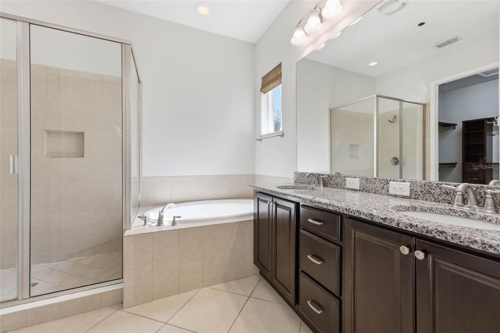Townhouse at 9025 LAUREATE BLVD, ORLANDO, photo 9 of 15
