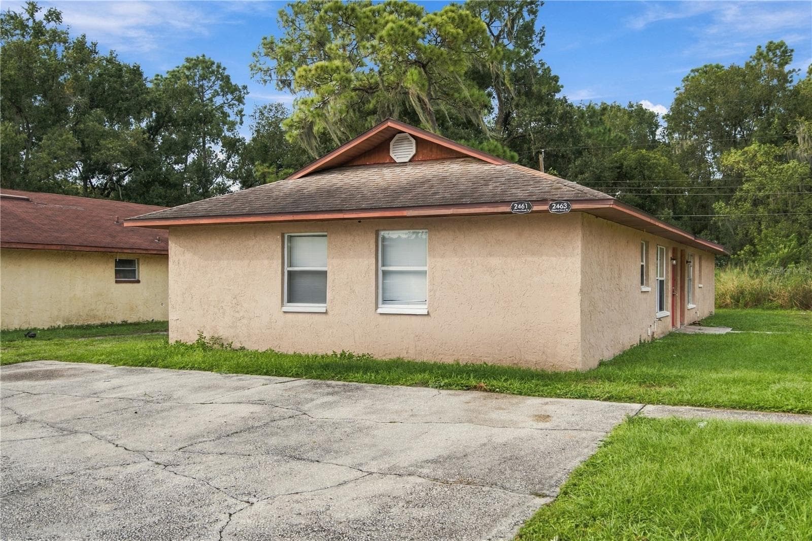 Duplex at 2461 CHESTNUT WOODS DR, LAKELAND, photo 2 of 39