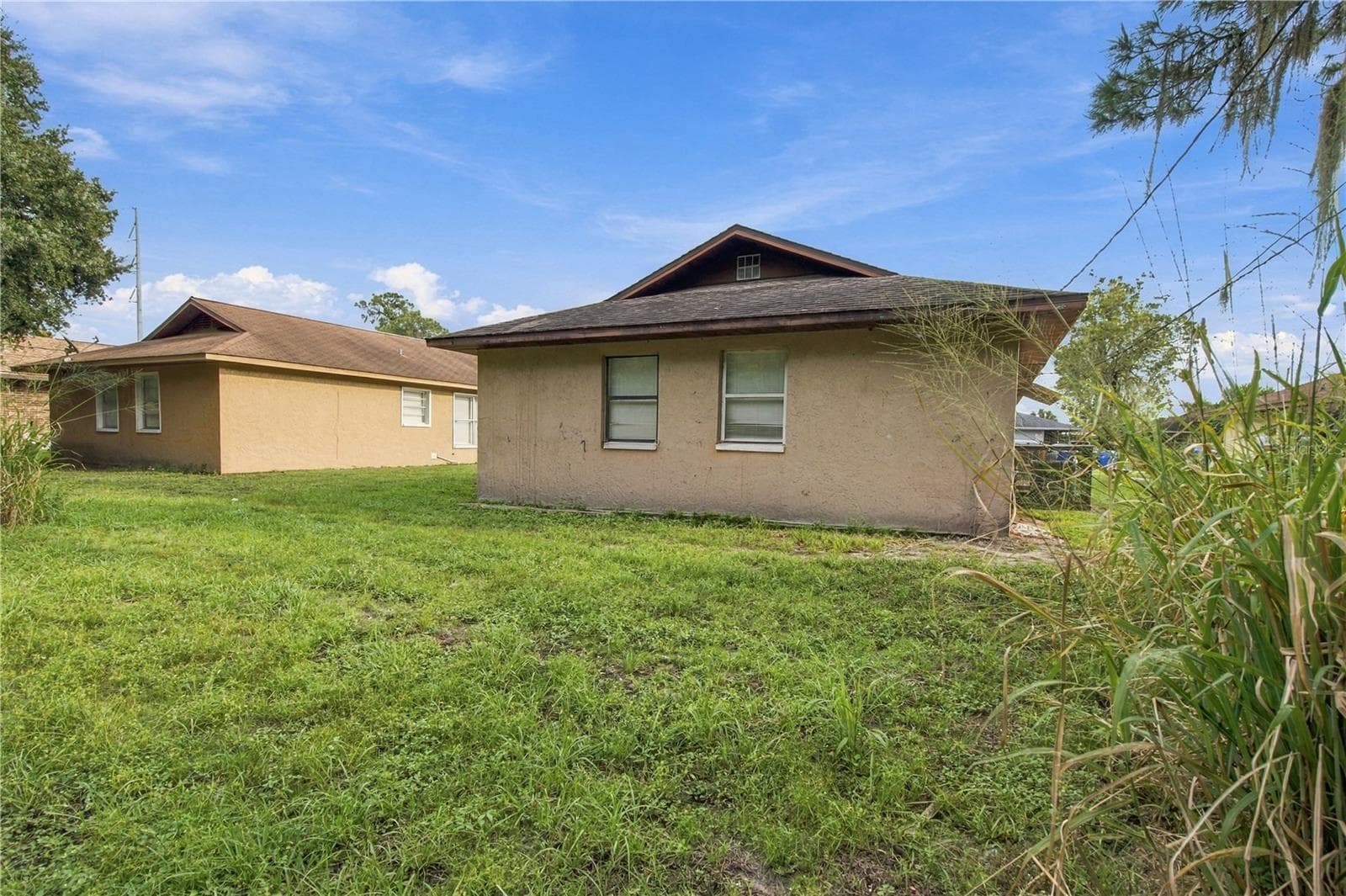 Duplex at 2461 CHESTNUT WOODS DR, LAKELAND, photo 6 of 39