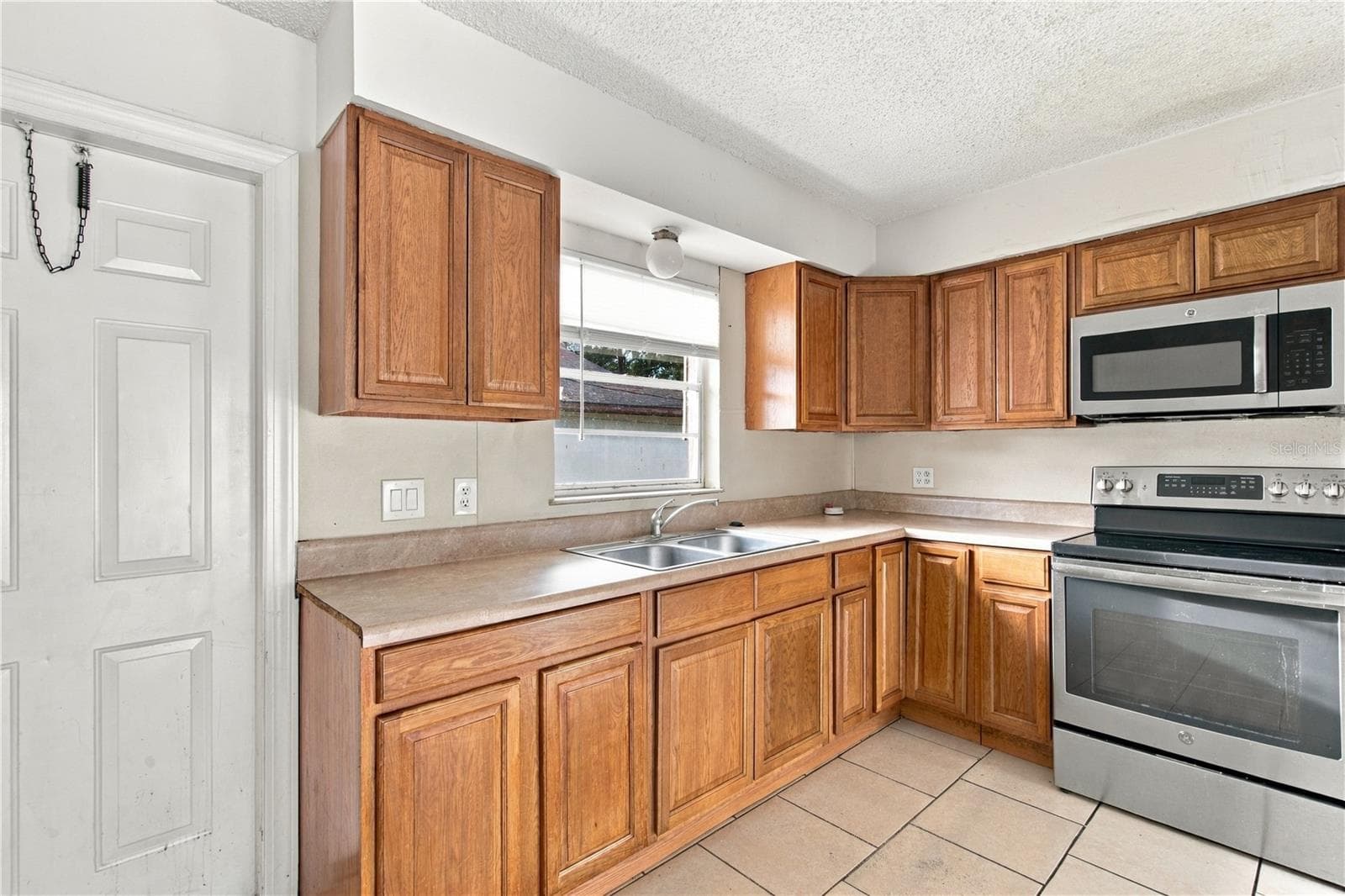 Duplex at 2461 CHESTNUT WOODS DR, LAKELAND, photo 19 of 39