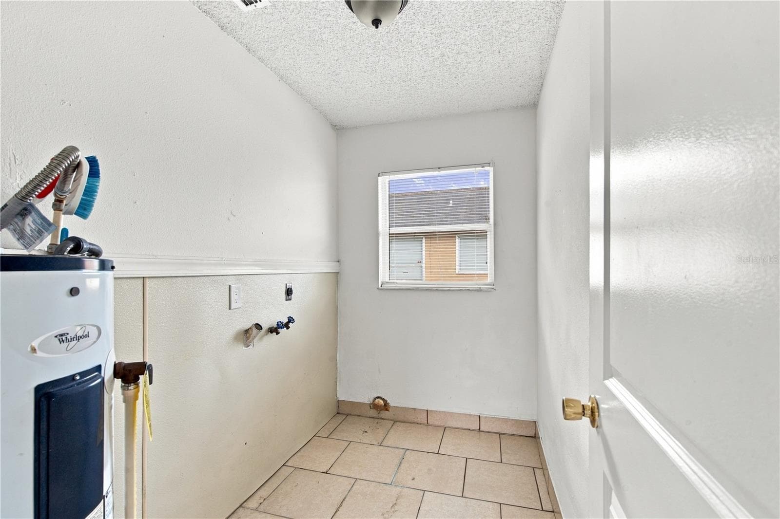 Duplex at 2461 CHESTNUT WOODS DR, LAKELAND, photo 27 of 39