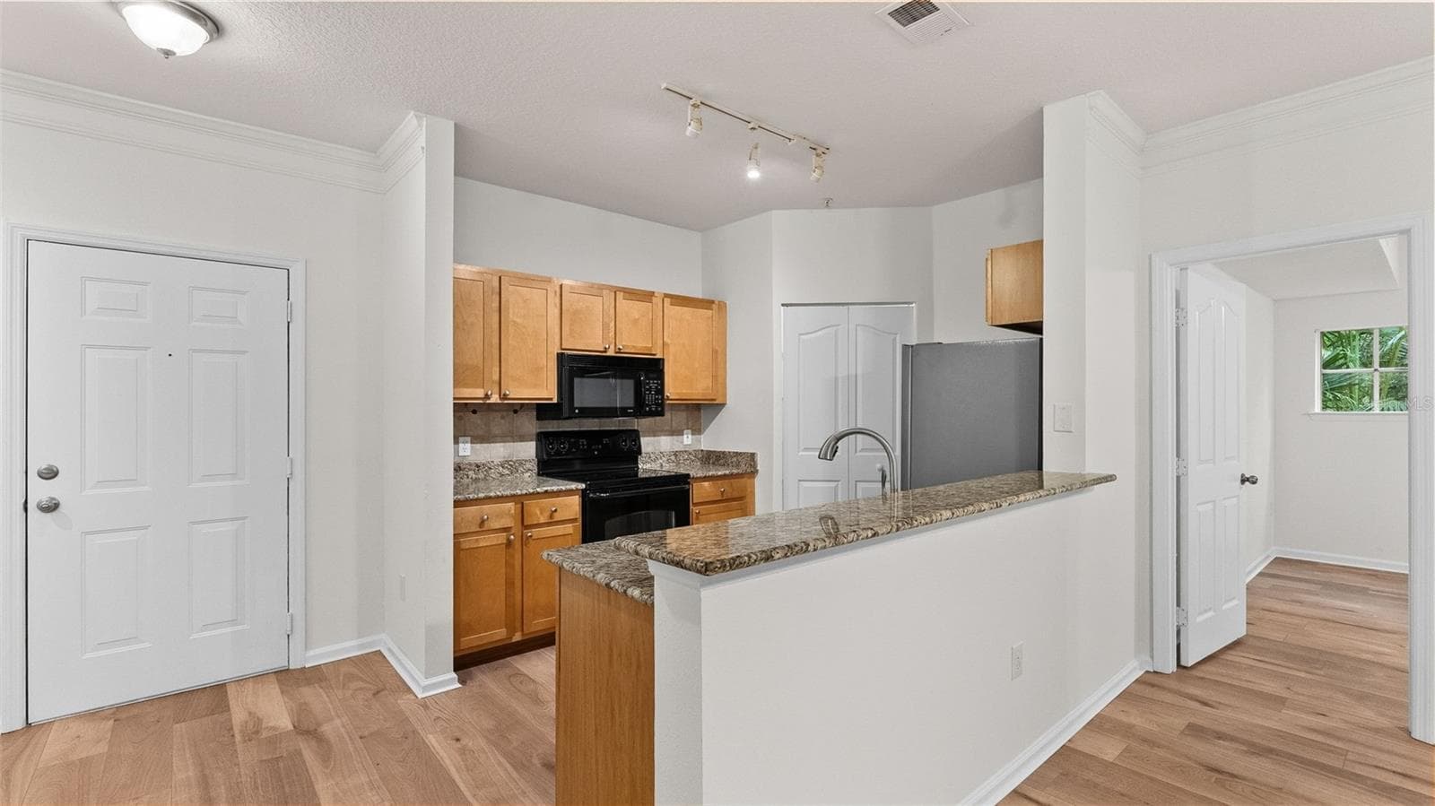 KITCHEN - 4207 S DALE MABRY HWY #6214, TAMPA