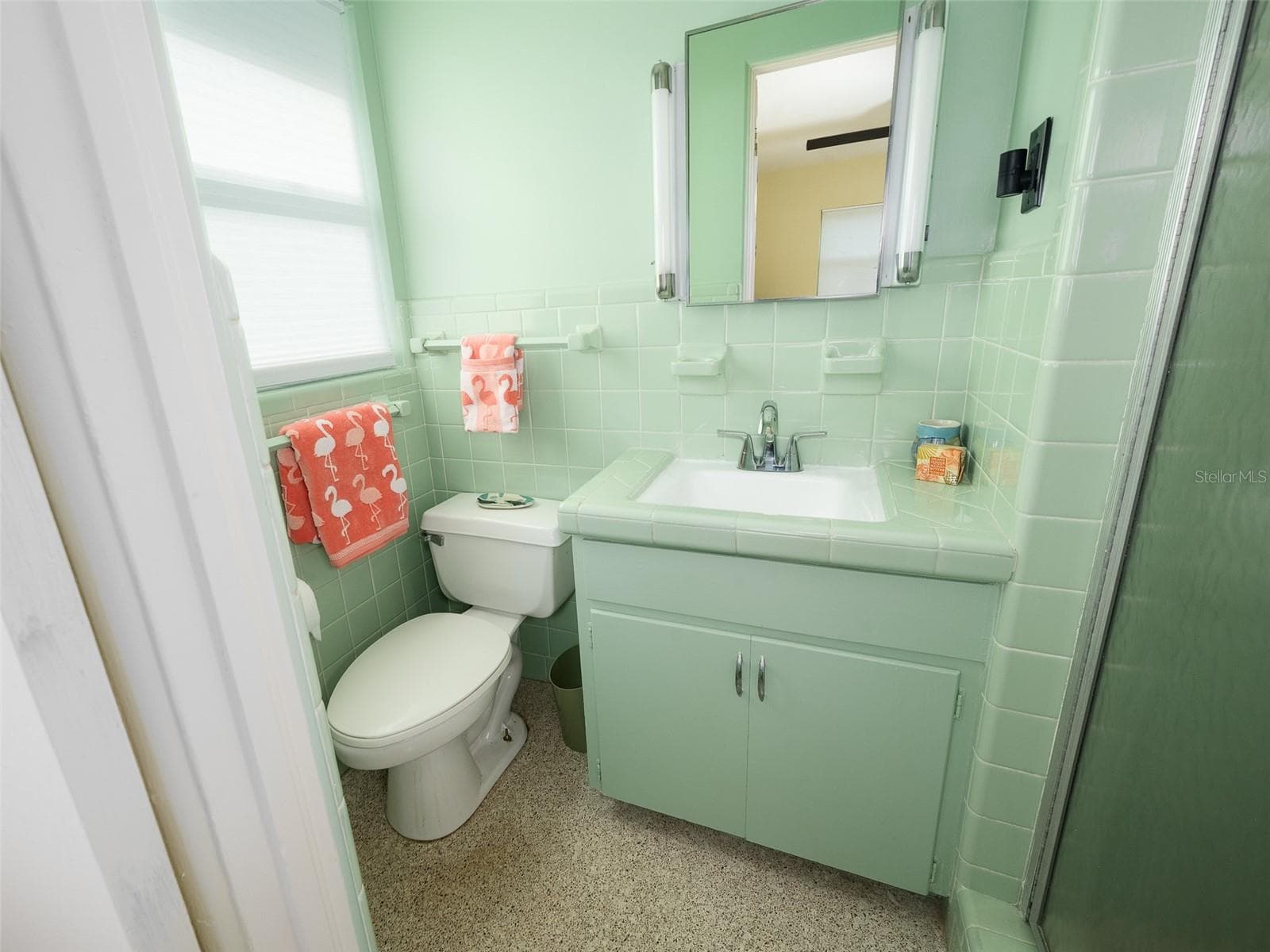 Bedroom 2 ensuite bathroom - 35546 CALLA CT, LEESBURG