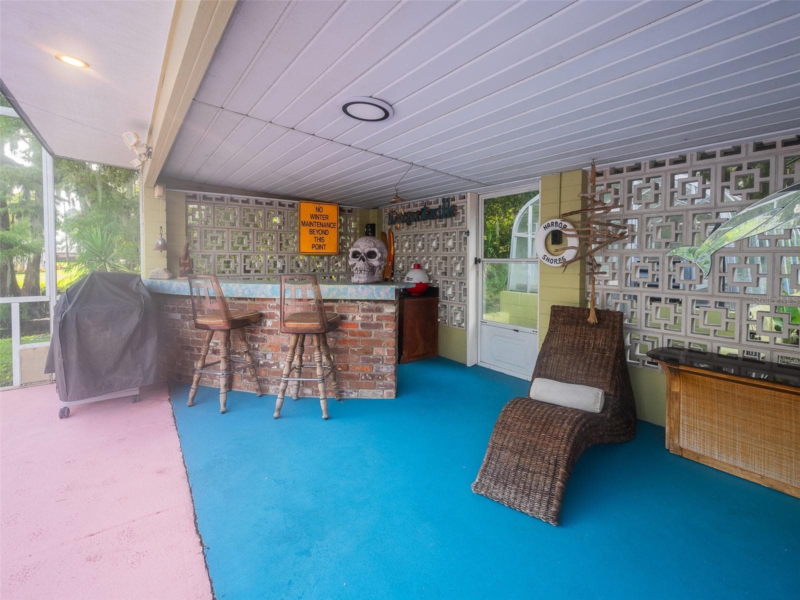 Pool Bar with Breeze Block Wall - 35546 CALLA CT, LEESBURG