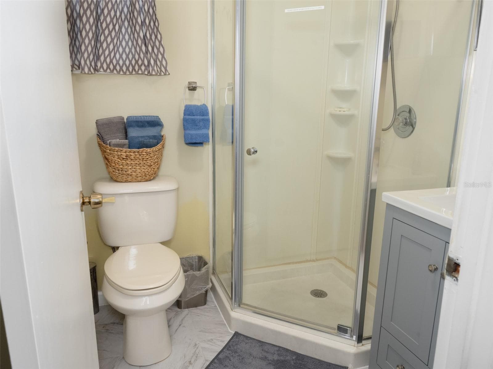 Studio Apartment - 35546 CALLA CT, LEESBURG