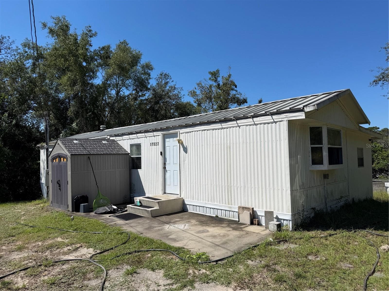 Manufactured Home at 17327 TROJANTOWN DR, SPRING HILL, photo 2 of 16