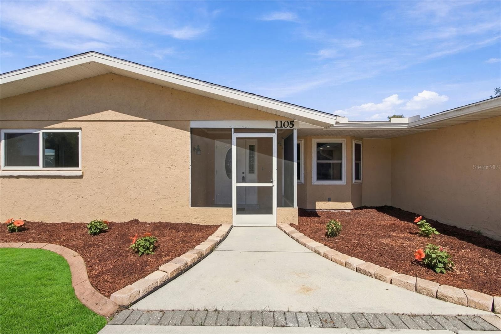 Single Family Residence at 1105 GULF COAST BLVD, VENICE, photo 2 of 30