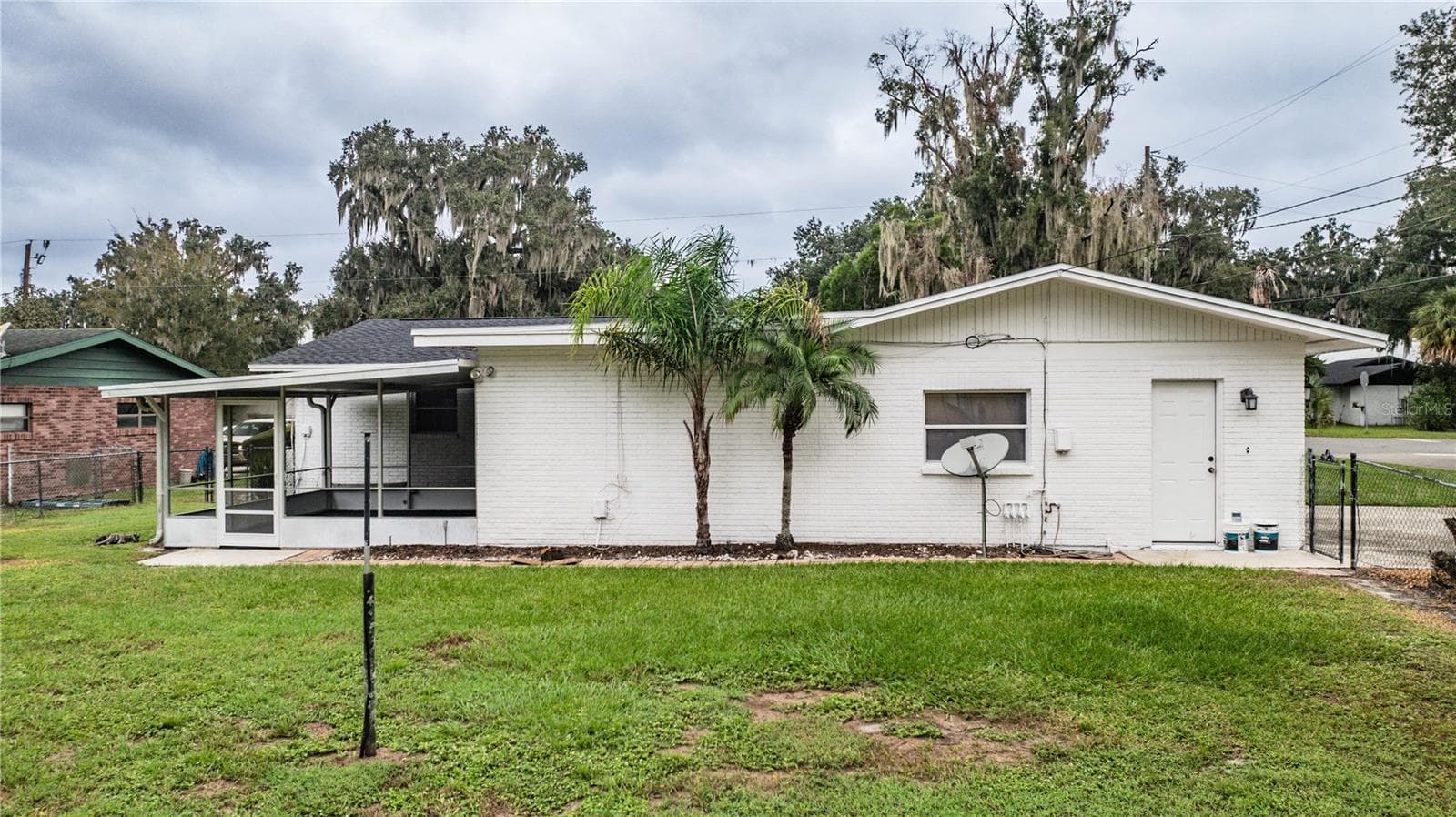 South Side of house - 975 E MANN RD, BARTOW