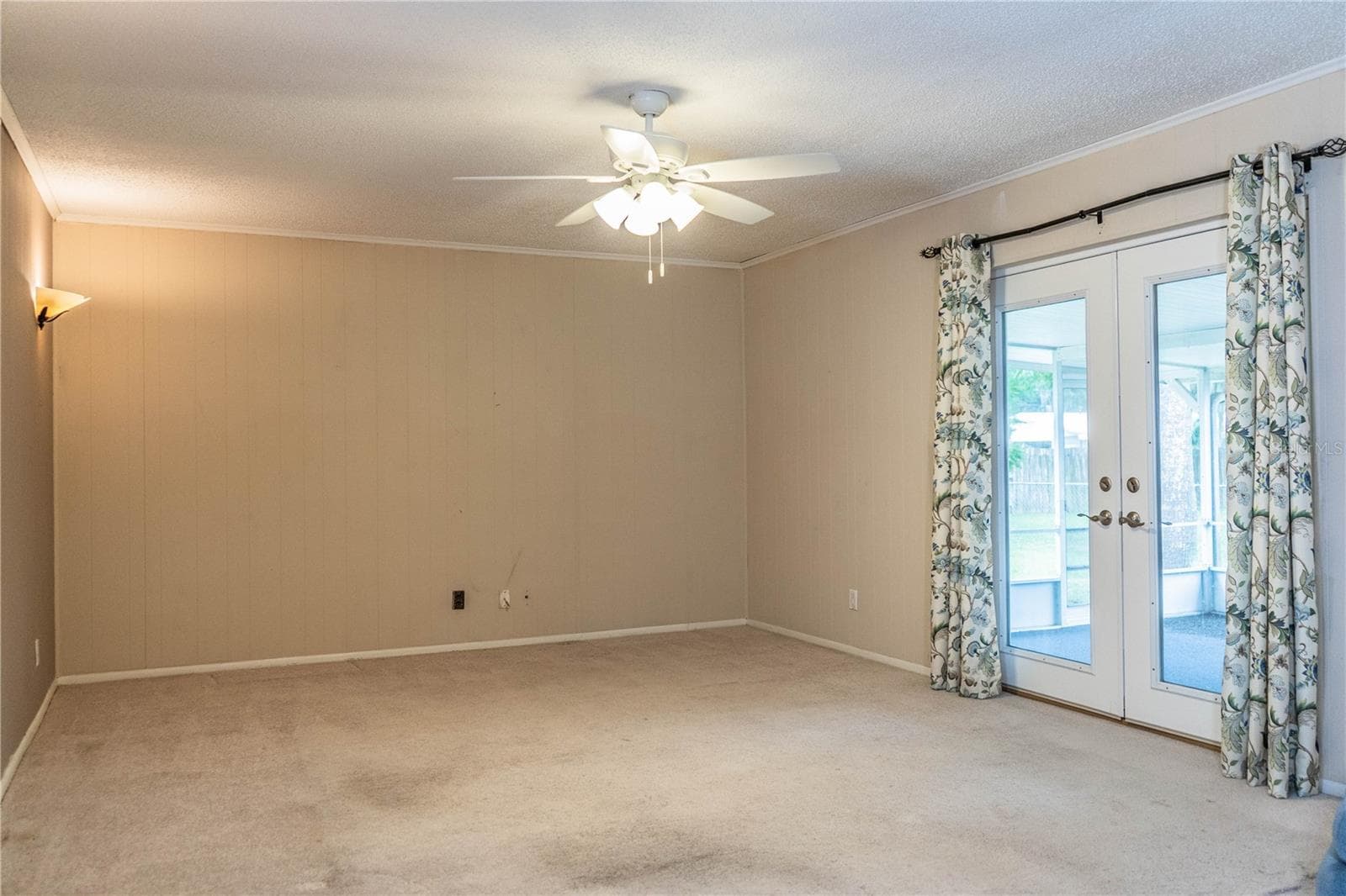 Family Room - 975 E MANN RD, BARTOW