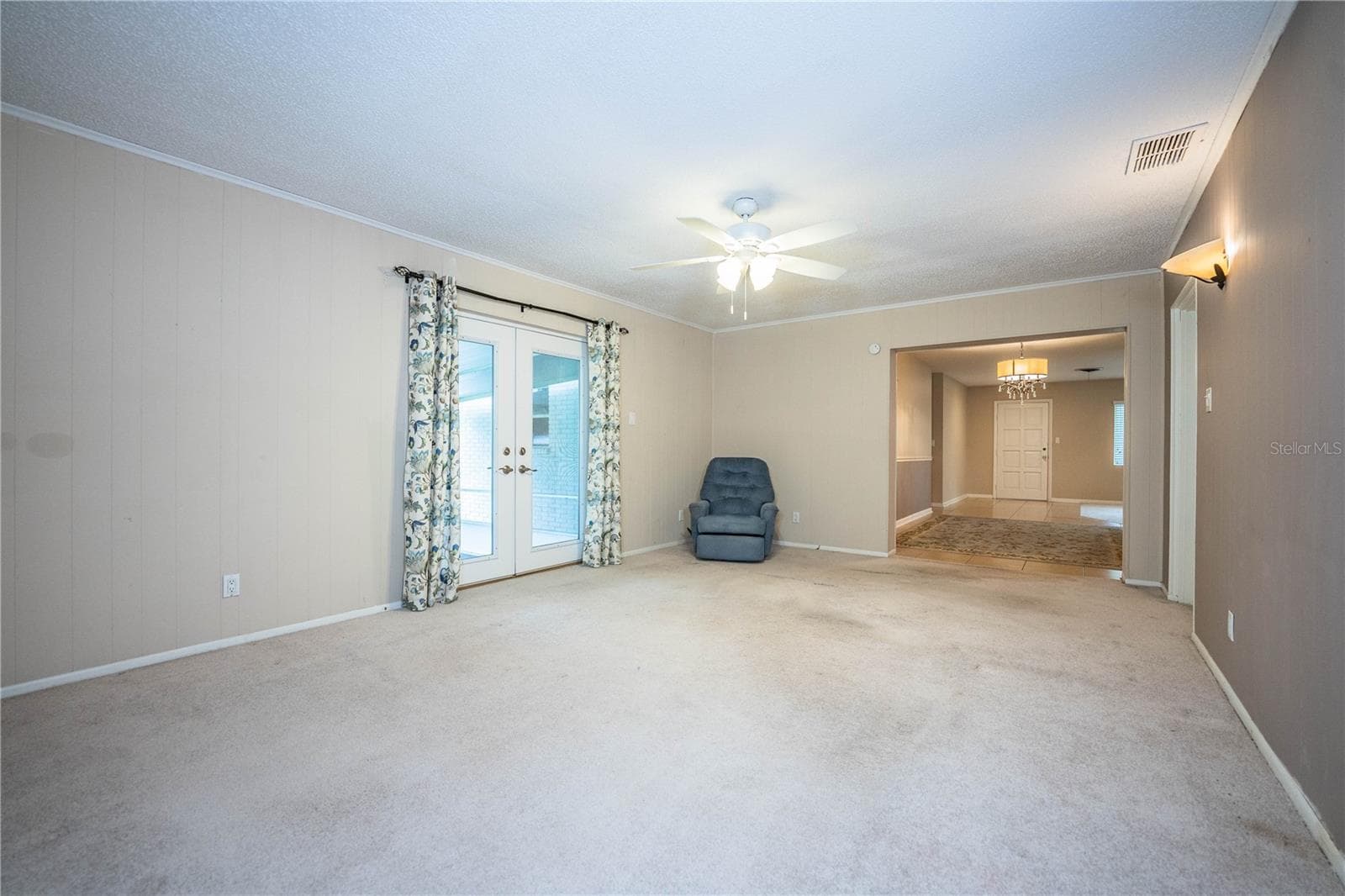 Family Room - 975 E MANN RD, BARTOW