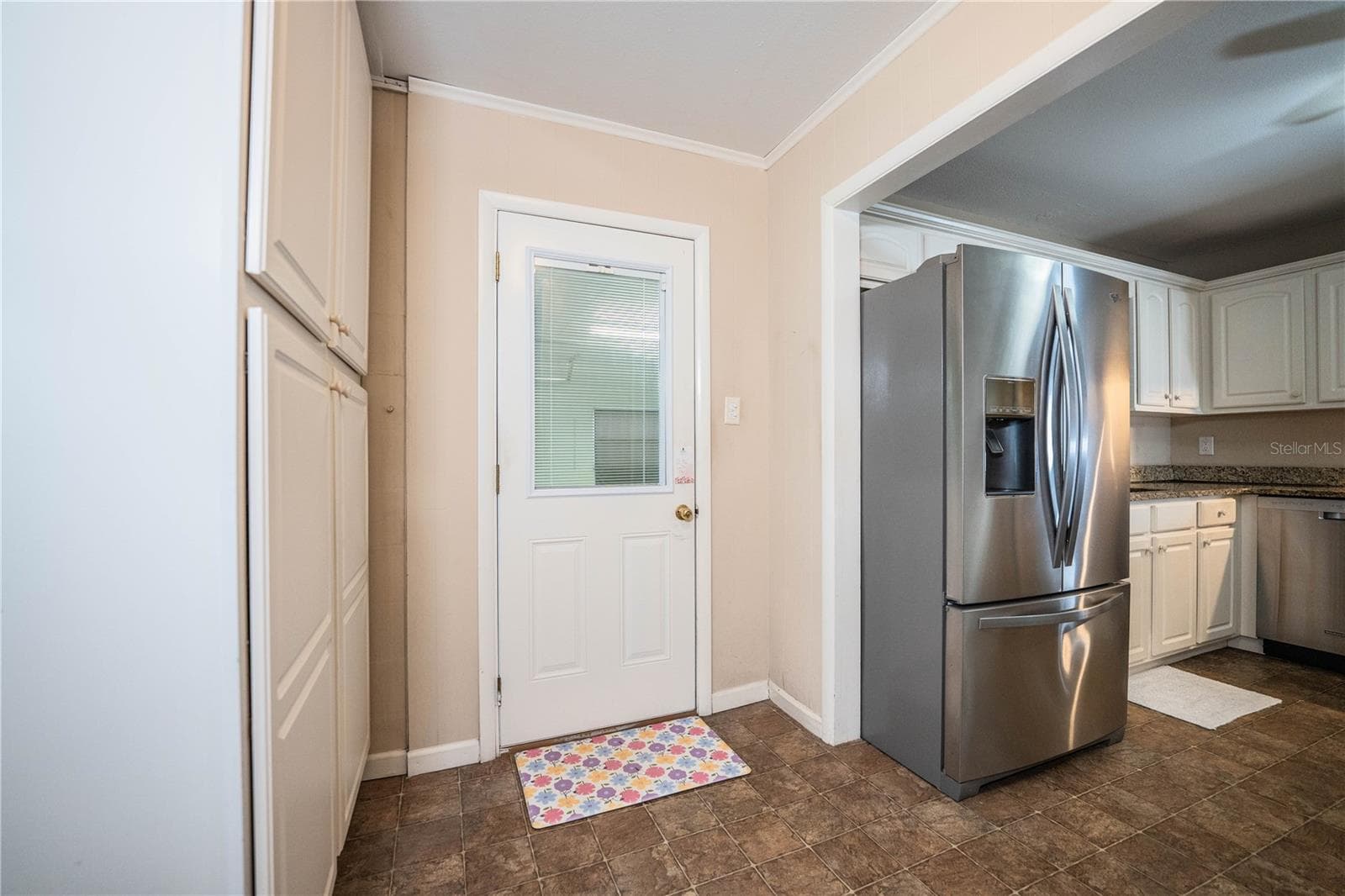 Laundry to garage - 975 E MANN RD, BARTOW