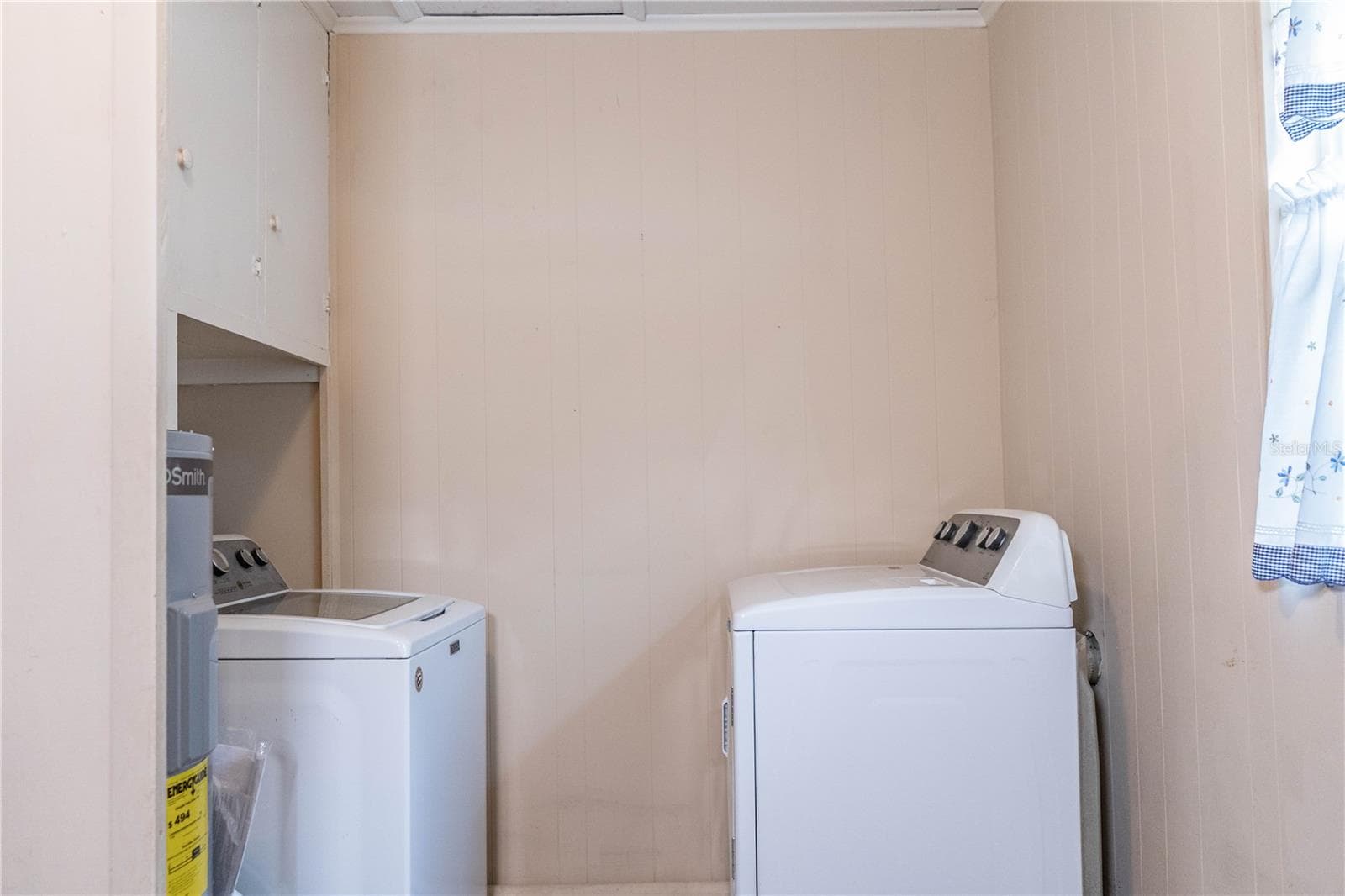 Laundry - 975 E MANN RD, BARTOW