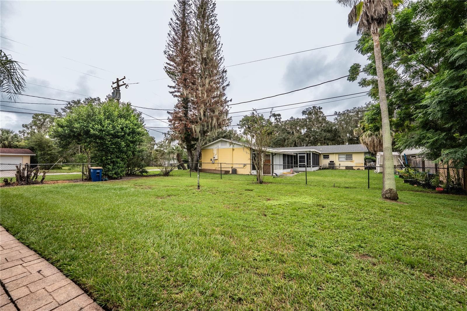 Back Yard - 975 E MANN RD, BARTOW