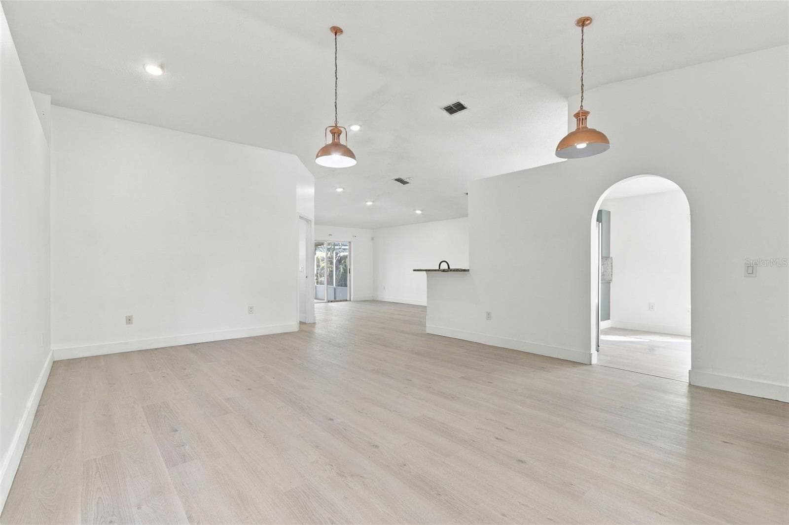 Single Family Residence at 6737 WESTLAKE BLVD, ORLANDO, photo 6 of 36