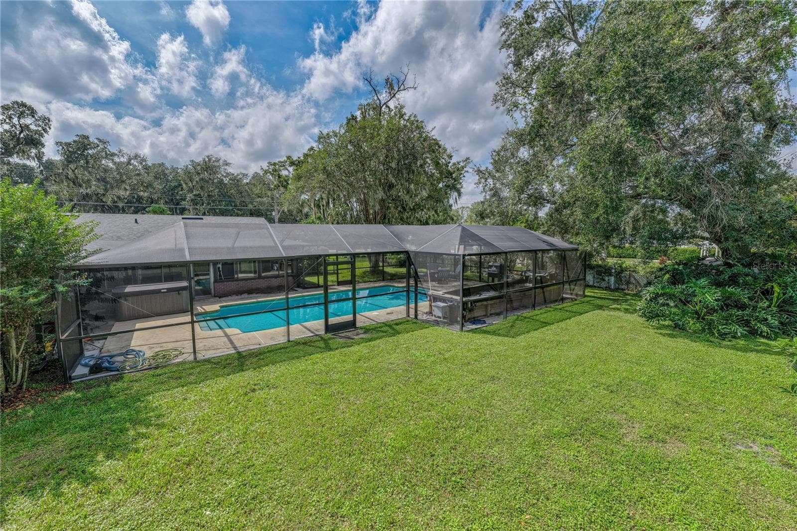 Single Family Residence at 609 W PIPKIN RD, LAKELAND, photo 8 of 48