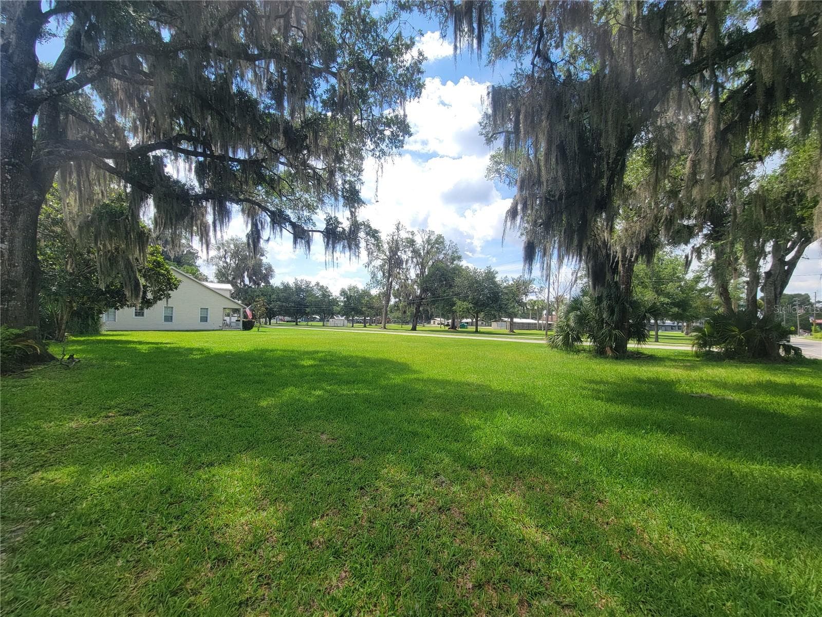 S LAKEVIEW DR