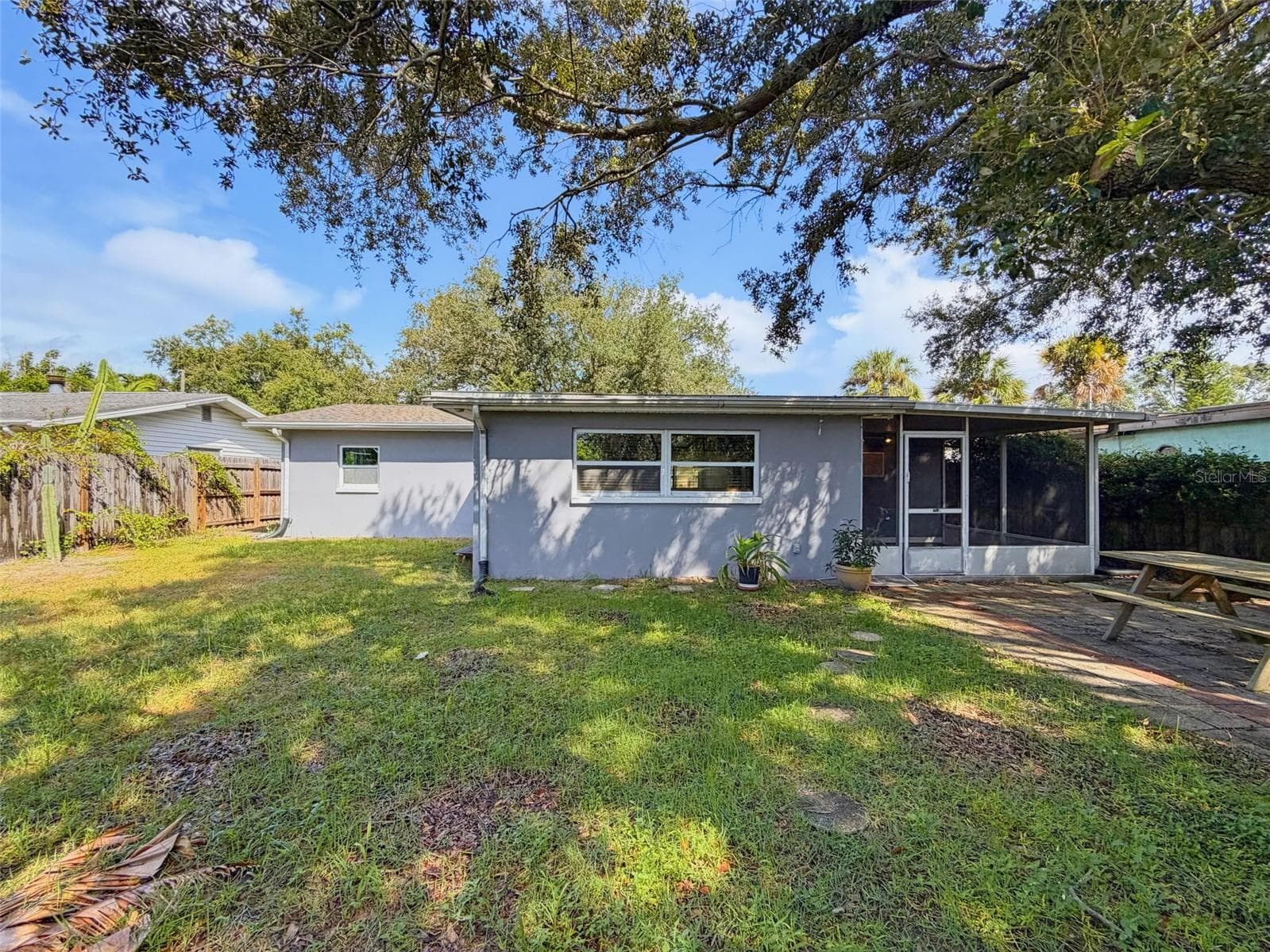 Single Family Residence at 953 CEDARWOOD AVE, DUNEDIN, photo 24 of 29