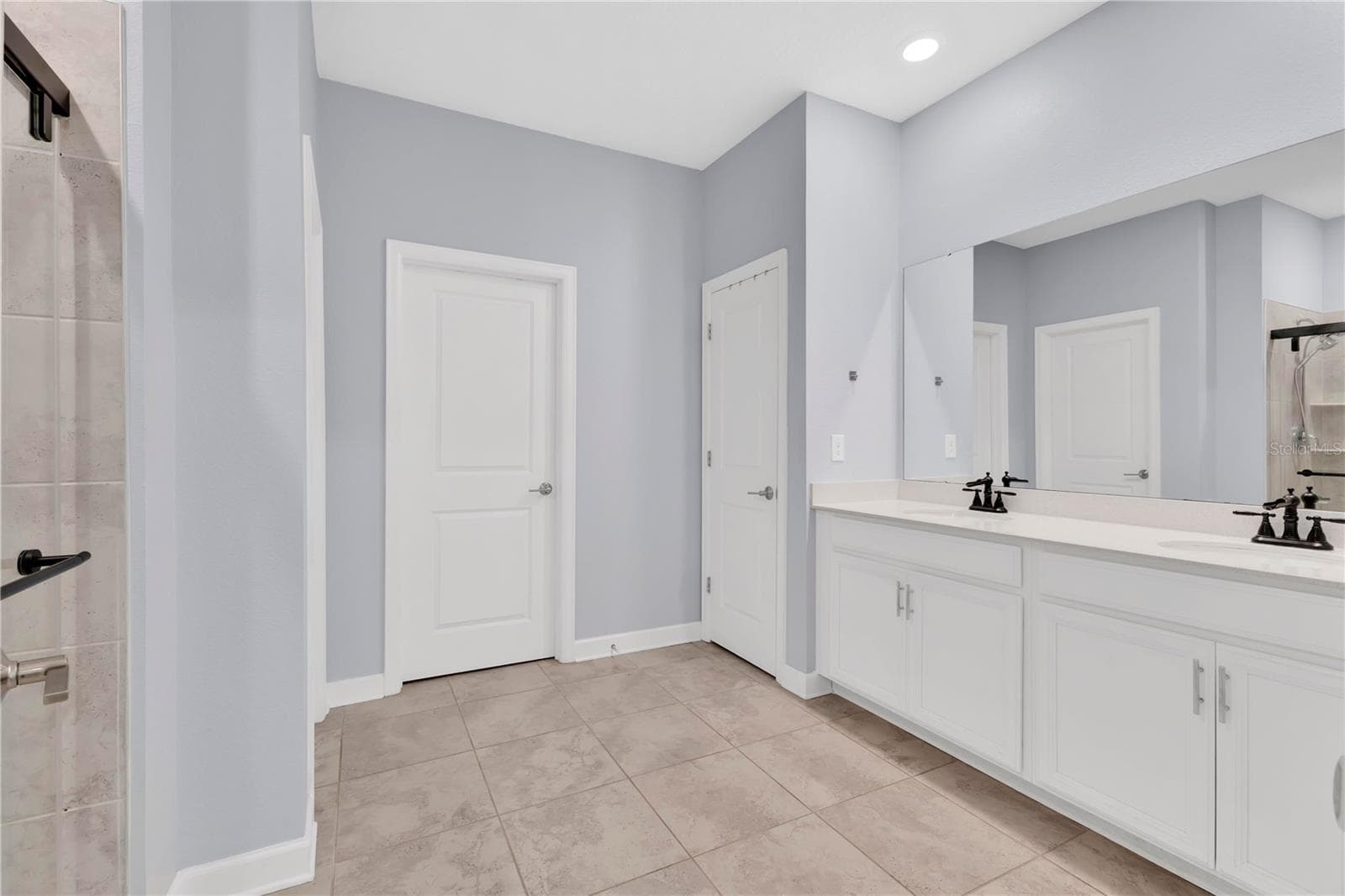 Single Family Residence at 1047 OAK BLUFF DR, DAVENPORT, photo 16 of 37